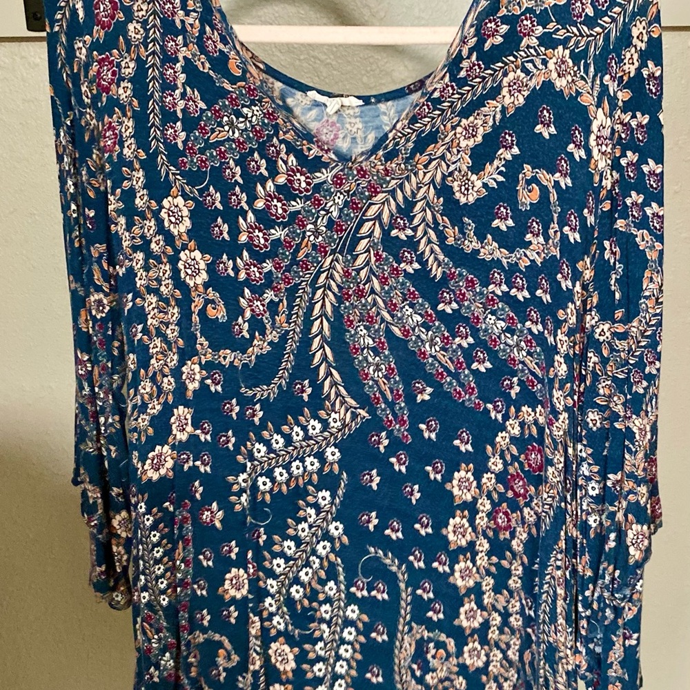 Maurices Teal and Tan “Peek a Boo” cut out top